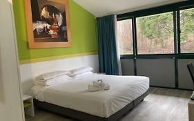 Green Hotel Motel
